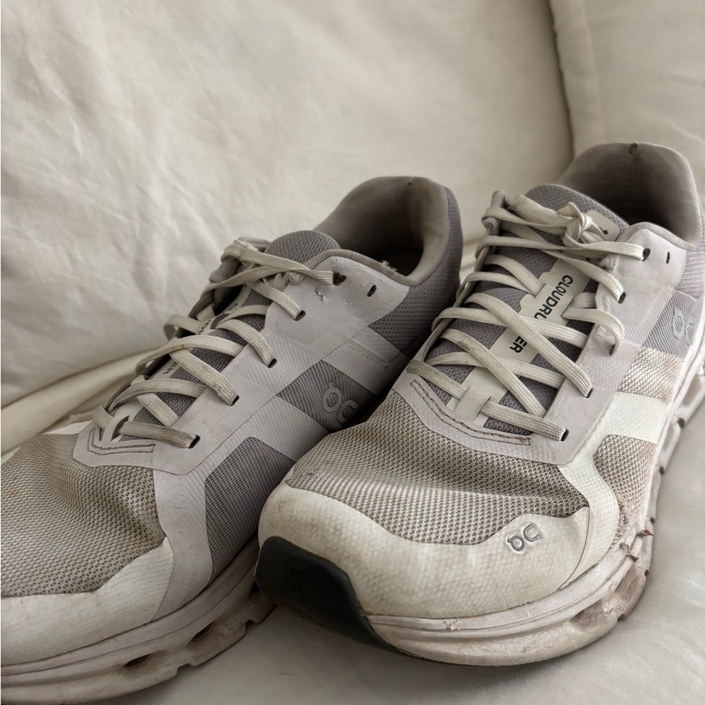 On Cloud Women Running Shoes